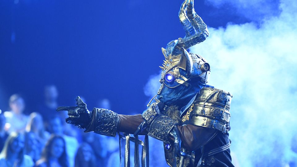 "The Masked Singer": Der Kudu gab bei "The Masked Singer" bereits Songs von Lenny Kravitz und Robbie Williams zum Besten Der Kudu gab bei "The Masked Singer" bereits Songs von Lenny Kravitz und Robbie Williams zum Besten