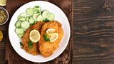 Wiener Schnitzel mit Gurkensalat