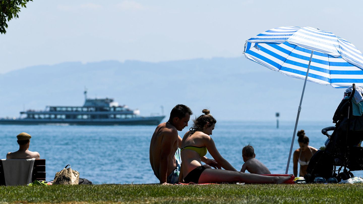 Badegäste am Bodensee
