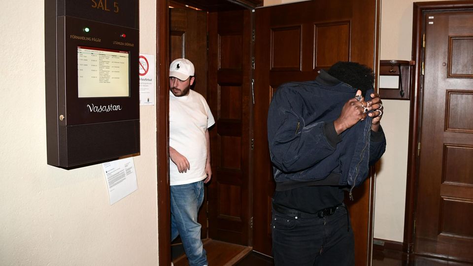 ASAP Rocky verlässt nach einer Anhörung ein Gericht in Stockholm