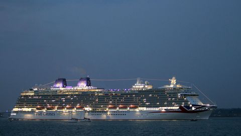 Die "Britannia" gehört der britischen Reederei P&O Cruises und hat Platz für mehr als 3.500 Passagiere