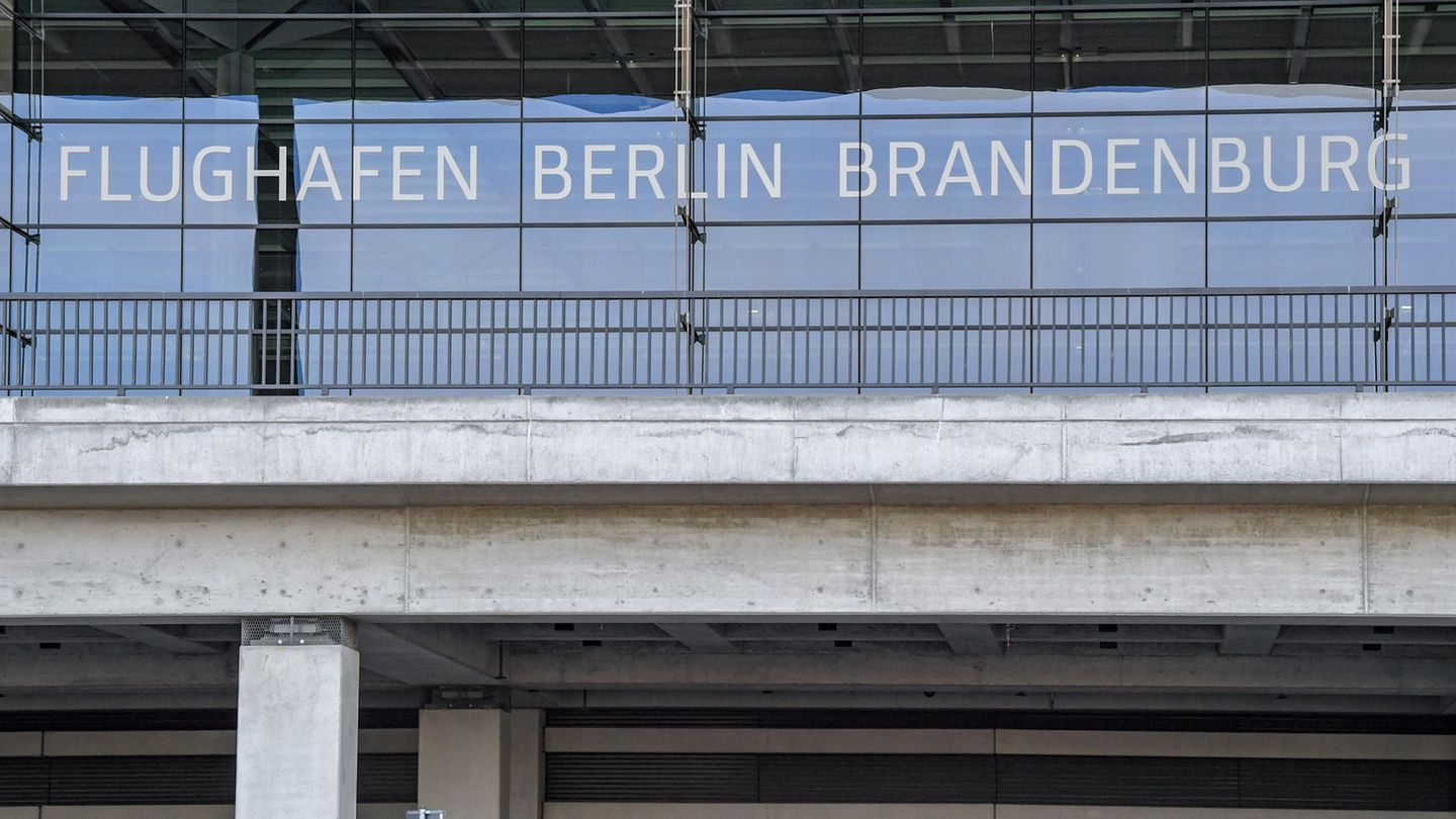 Das Terminal des Hauptstadtflughafens Berlin Brandenburg Willy Brandt