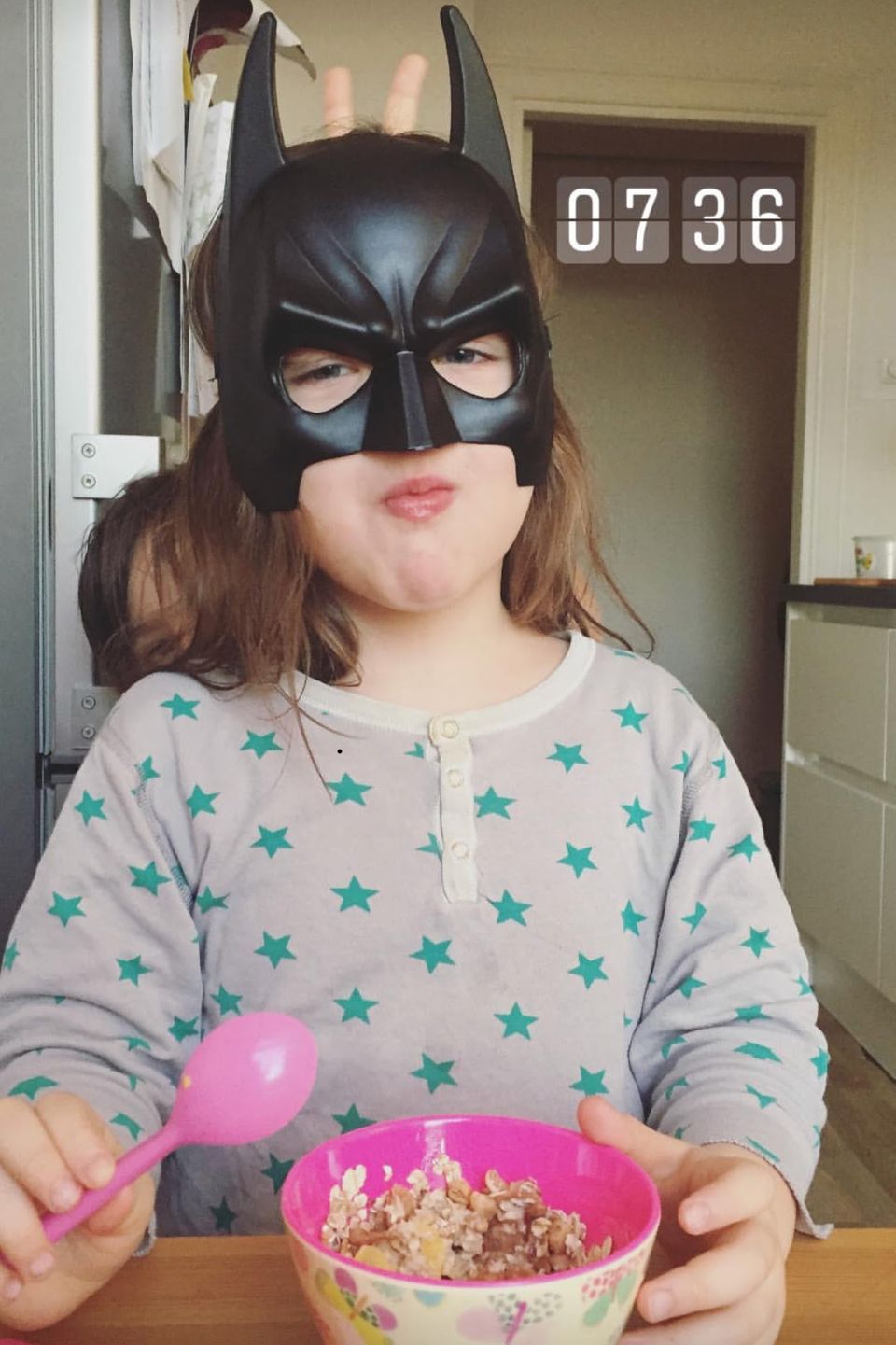 An einem normalen Morgen ist die Laune bei uns deutlich besser - auch wenn man es meinem Batgirl gerade nicht ansieht