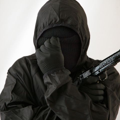 Vermummter Mann der neuen IRA in Nordirland