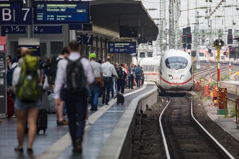 Ein ICE am Bahngleis in Frankfurt, dem Ort, wo der kleine Junge starb