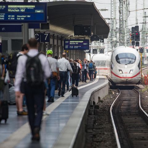 Ein ICE am Bahngleis in Frankfurt, dem Ort, wo der kleine Junge starb