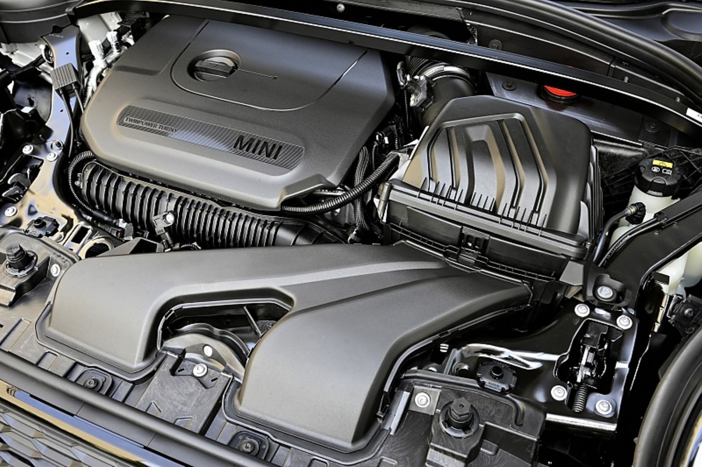 Der Mini John Cooper Works Clubman hat jetzt 225 kW / 306 PS