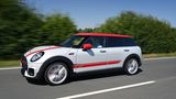 Das Sportfahrwerk legt die Karosserie zehn Millimeter tiefer