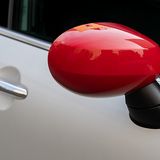 Die aerodynamisch günstig geformten Außenspiegel stammen vom Mini Cooper SE