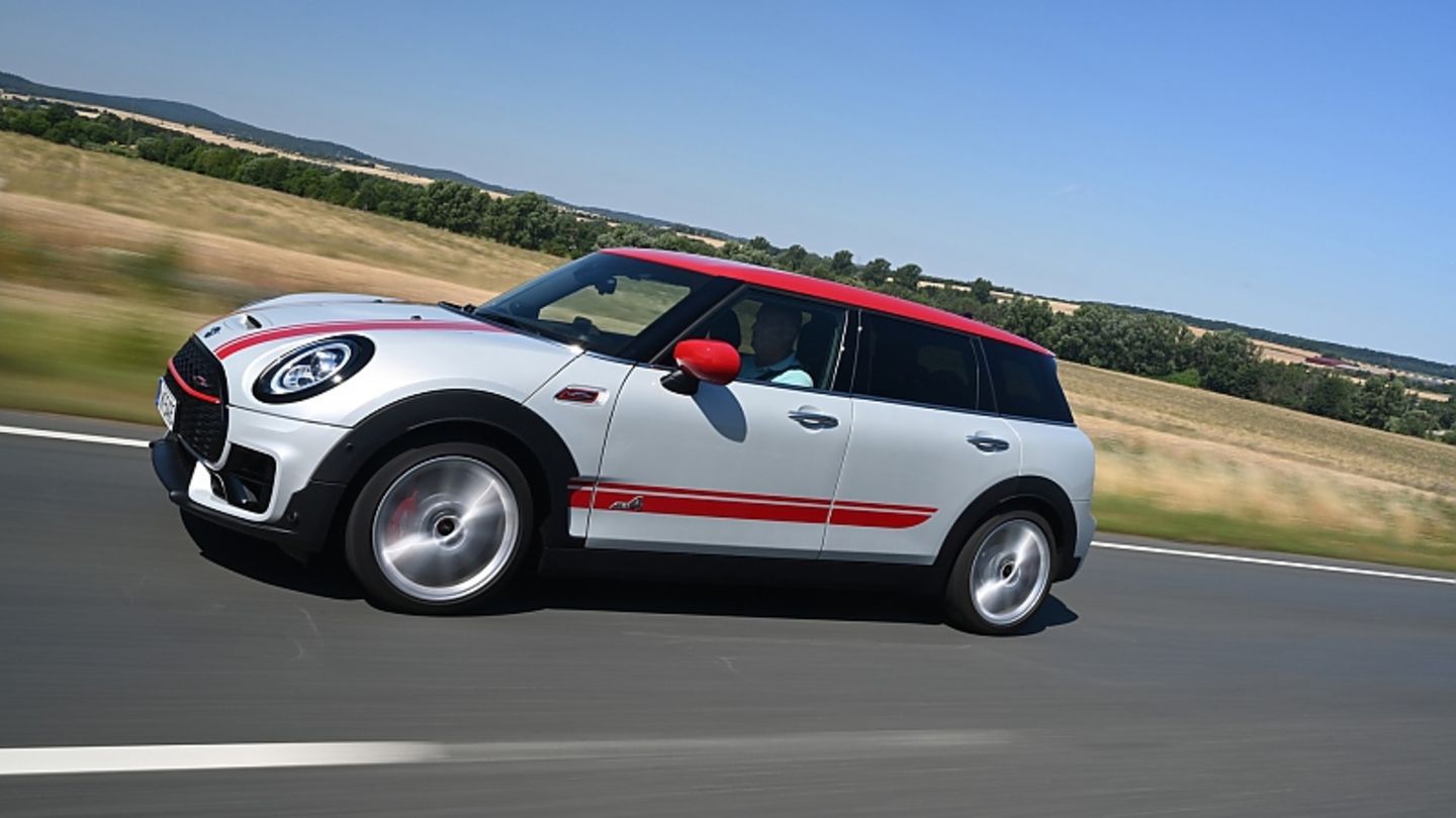 Ein Fahrwerk mit adaptiven Dämpfern ist ebenfalls erhältlich