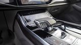 Beim Audi Q7 50 TDI Quattro harmoniert das Achtganggetriebe nicht optimal mit dem Dreiliter-Diesel - es ist eine Anfahrtsschwäch