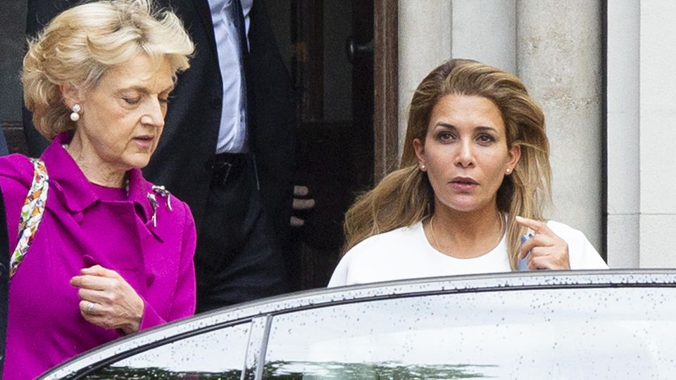 Prinzessin Haya mit ihrer Anwältin Fiona Shackelton Prinzessin Haya mit ihrer Anwältin Fiona Shackelton