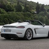 Der Sechszylindermotor stammt ebenfalls aus dem Cayman GT4