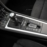 Die knackige Sechsgangschaltung ist präzise und glänzt mit kurzen Wegen