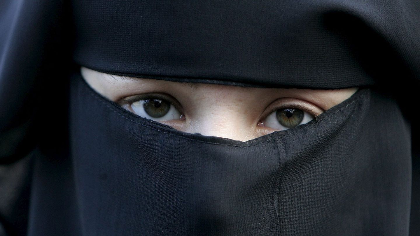 Frau mit Burka