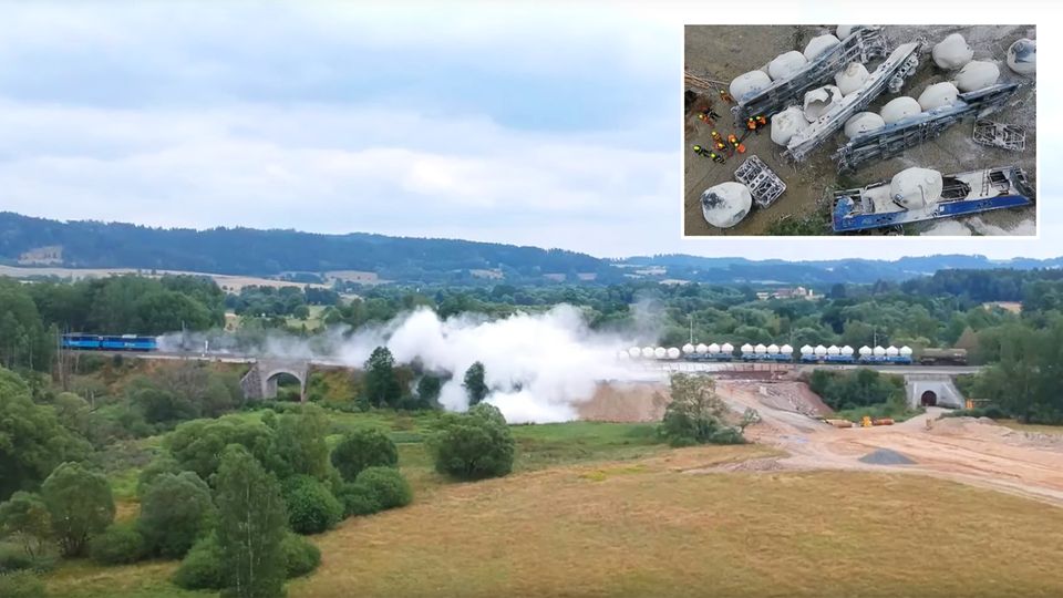 Tschechien: Drohne filmt Zugentgleisung auf Brücke – Millionenschaden Tschechien: Drohne filmt Zugentgleisung auf Brücke – Millionenschaden