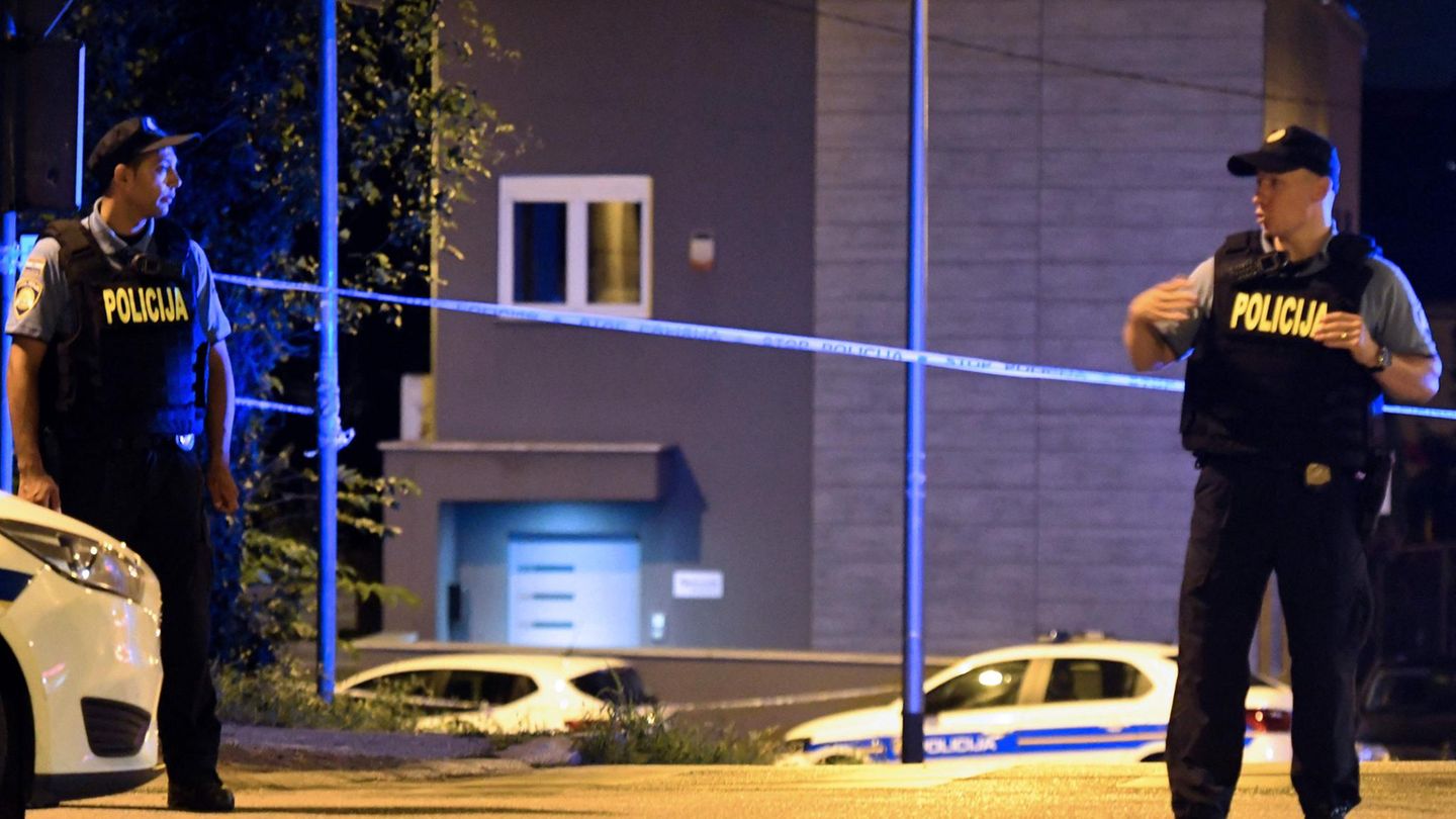 Polizisten am Tatort in Zagreb
