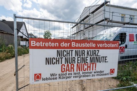 Baustellenschild in Weiden