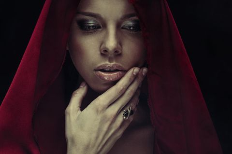 Die Hexen von heute verstehen sich oft als Therapeutin, die spirituelle Mittel einsetzt.