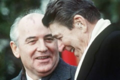 US-Präsident Ronald Reagan und der sowjetische Generalsekretär Gorbatschow