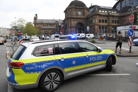 Großeinsatz der Polizei vor dem Frankfurter Hauptbahnhof