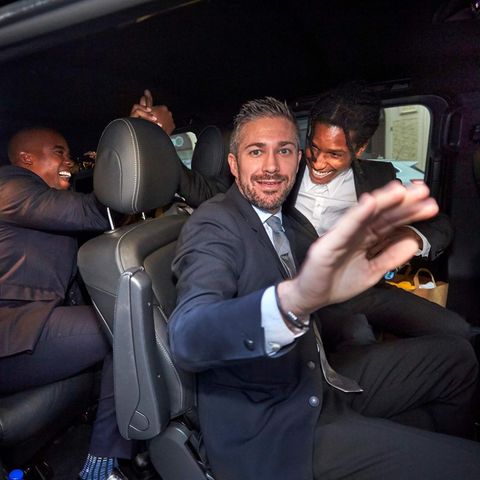 Rakim Myaers alias Asap Rocky (r.) nach dem Verlassen des Stockholmer Bezirksgerichts