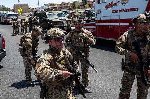 Sicherheitskräfte in El Paso, Texas: Ein Schütze hat in einem Einkaufskomplex der Grenzstadt zu Mexiko mehrere Menschen getötet.