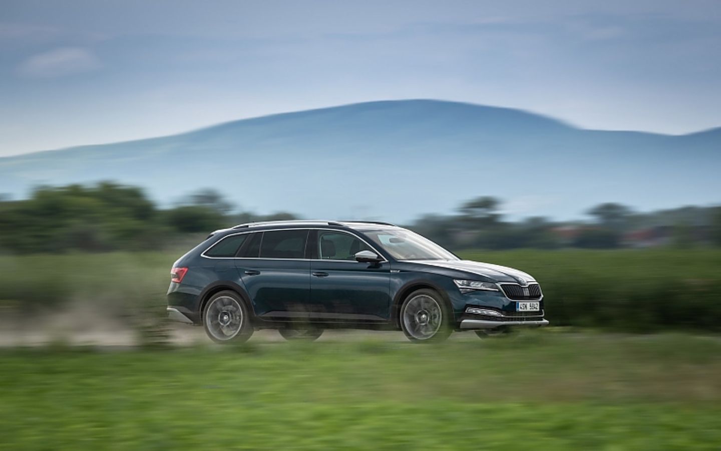 Der Skoda Superb Scout hat eine Spitzengeschwindigkeit von 250 km/h