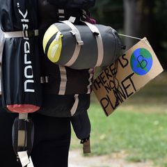 Mann mit Wanderrucksack