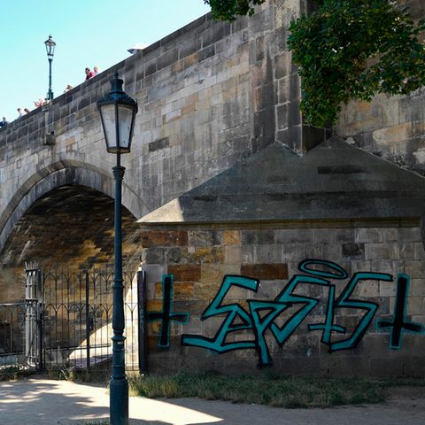 Graffiti an Karlsbrücke in Prag