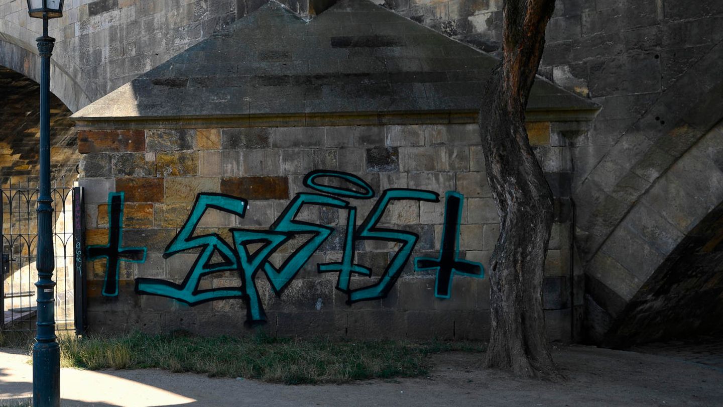 Graffiti an Karlsbrücke in Prag