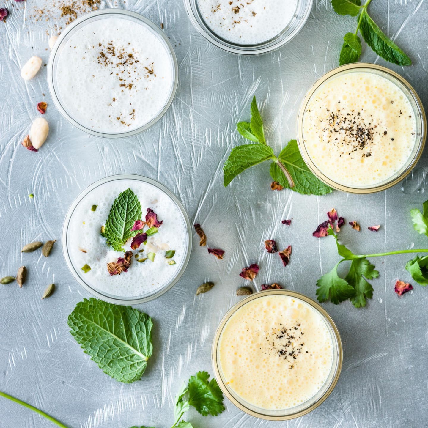 Mal salzig, mal süß, mal würzig: Das indische Lassi erfrischt in vielen Varianten