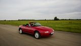 Auf der Landstraße macht der Mazda MX 5 NA