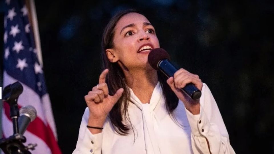 Alexandria Ocasio-Cortez auf einer Kundgebung gegen Waffengewalt in Brooklyn