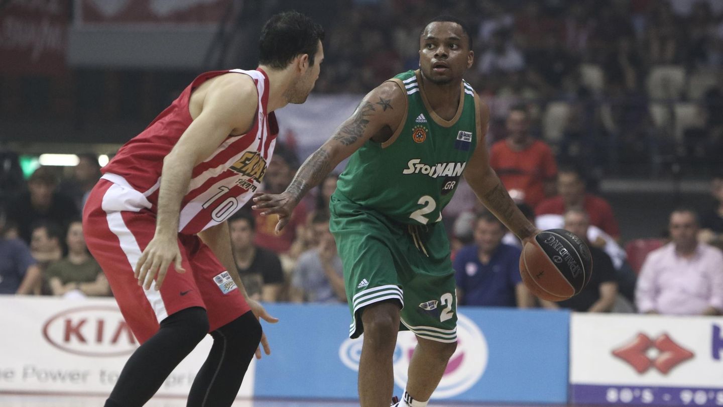 Basketballer Donell Cooper gab die Dopingprobe ab