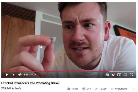 Youtuber prankt Influencer mit einem angeblichen Mondstein