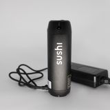 Der Akku wiegt nur 800 Gramm - wegen der geringen Reichweite machen ein Zweitakku und ein zwietes Ladegerät fürs Büro Sinn.