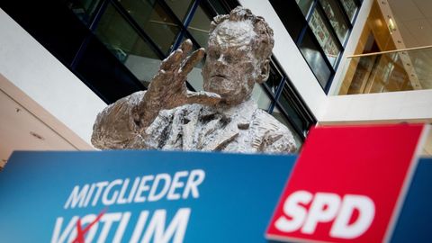 Skulptur von Willy Brandt in der SPD-Parteizentrale