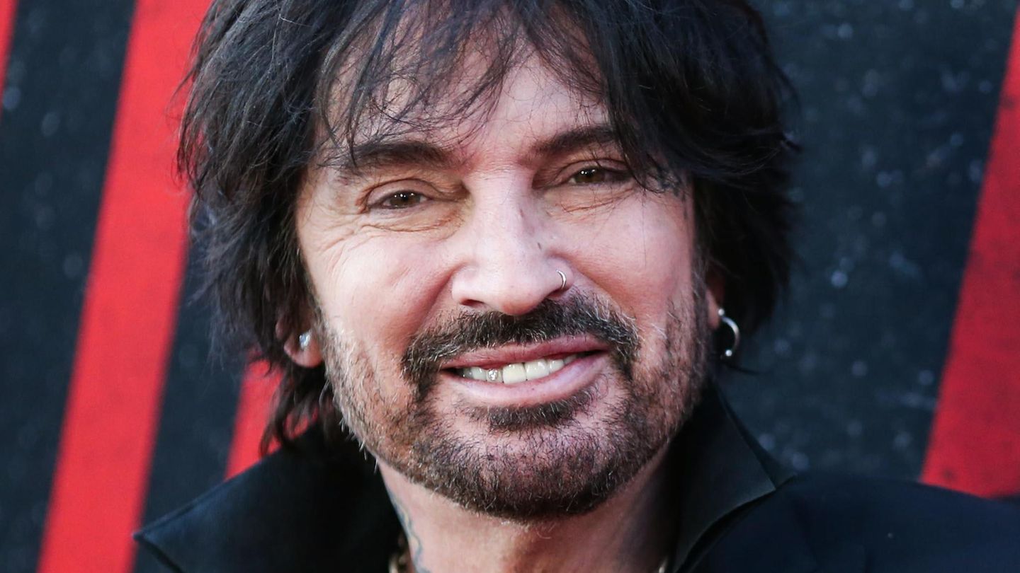 Rocksänger Tommy Lee hat Vorschläge für die Zeit, in der Demokraten wieder ins Weiße Haus einziehen. Zum Beispiel: "Wir werden alle Parks 'Rosa Parks' nennen."