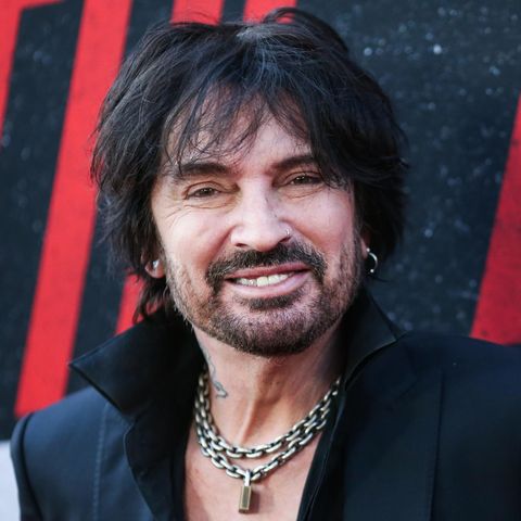 Rocksänger Tommy Lee hat Vorschläge für die Zeit, in der Demokraten wieder ins Weiße Haus einziehen. Zum Beispiel: "Wir werden alle Parks 'Rosa Parks' nennen."