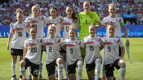 DFB-Frauen-Mannschaft vor dem Spiel gegen Schweden