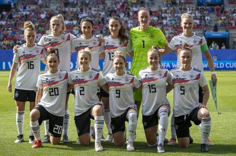 DFB-Frauen-Mannschaft vor dem Spiel gegen Schweden