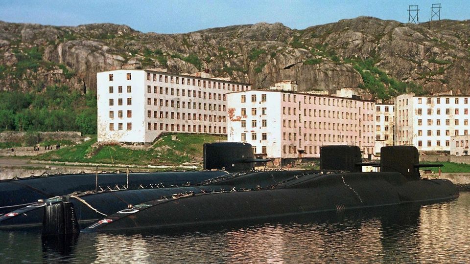Anlegestellen der wichtigsten russischen Flotte der Nordmarine in der Stadt Sewerodwinsk 