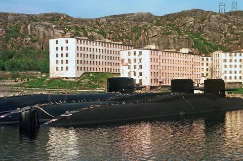 Anlegestellen der wichtigsten russischen Flotte der Nordmarine in der Stadt Sewerodwinsk 