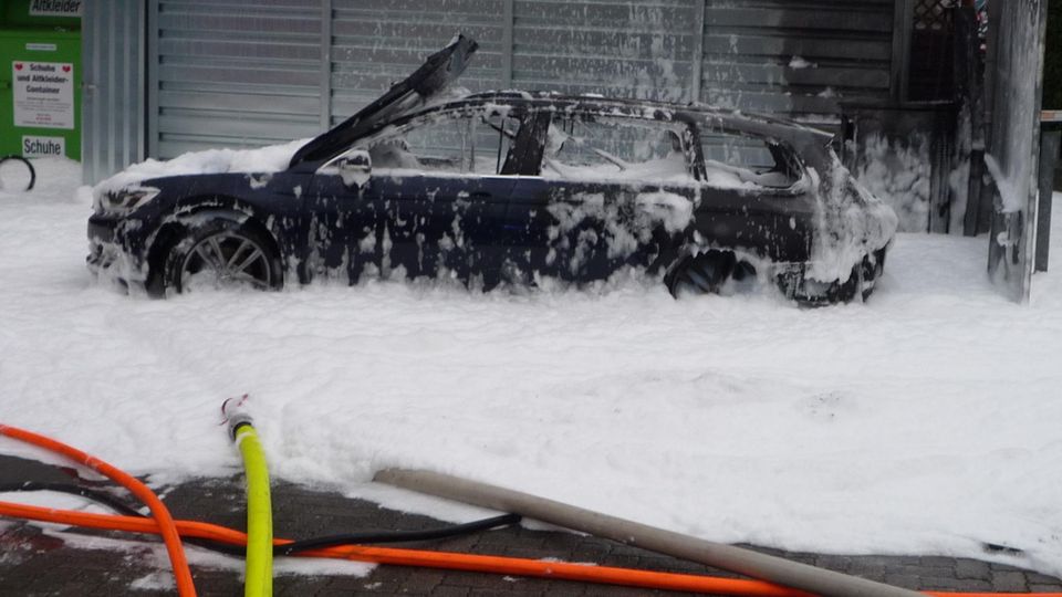 nachrichten deutschland - auto abgefackelt nachrichten deutschland - auto abgefackelt