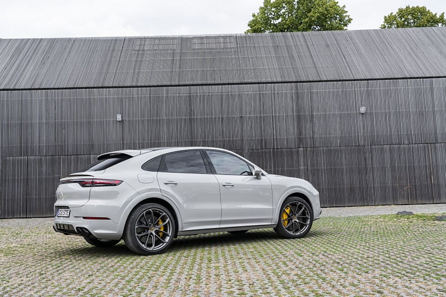 Das Porsche Cayenne Turbo S E-Hybrid Coupé kostet mindestens 176.293 Euro