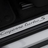 Die Einstiegsleisten verraten, um welches Modell es sich handelt