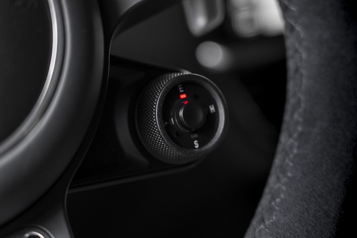 Mit dem Drehrad werden auch beim Hybrid die Fahrmodi aktiviert