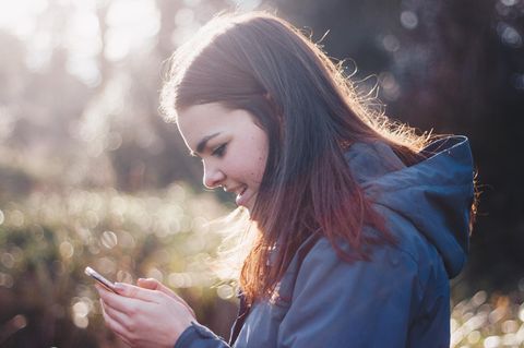 Teenager heutzutage können sich ein Leben ohne Smartphone kaum vorstellen