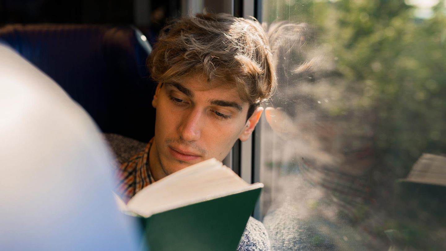 15 Bücher, die man gelesen haben muss.